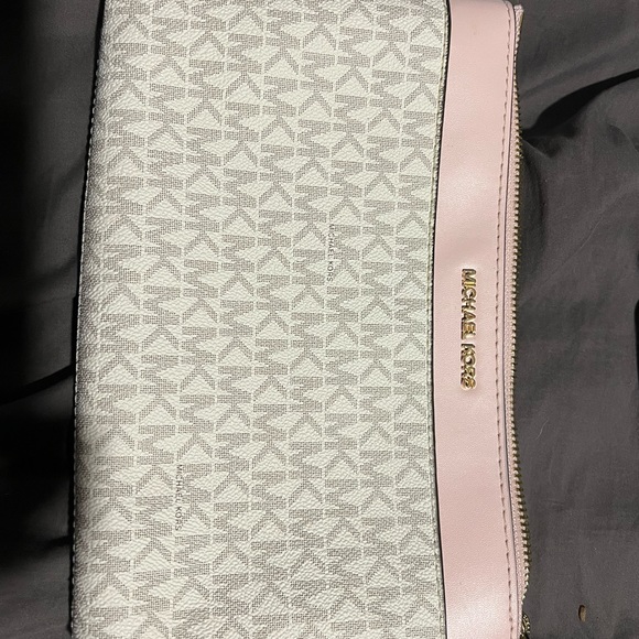 NWT Michael Kors bag - Picture 1 of 3